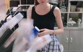 喝水小姐姐模仿,趣味横生的模仿秀